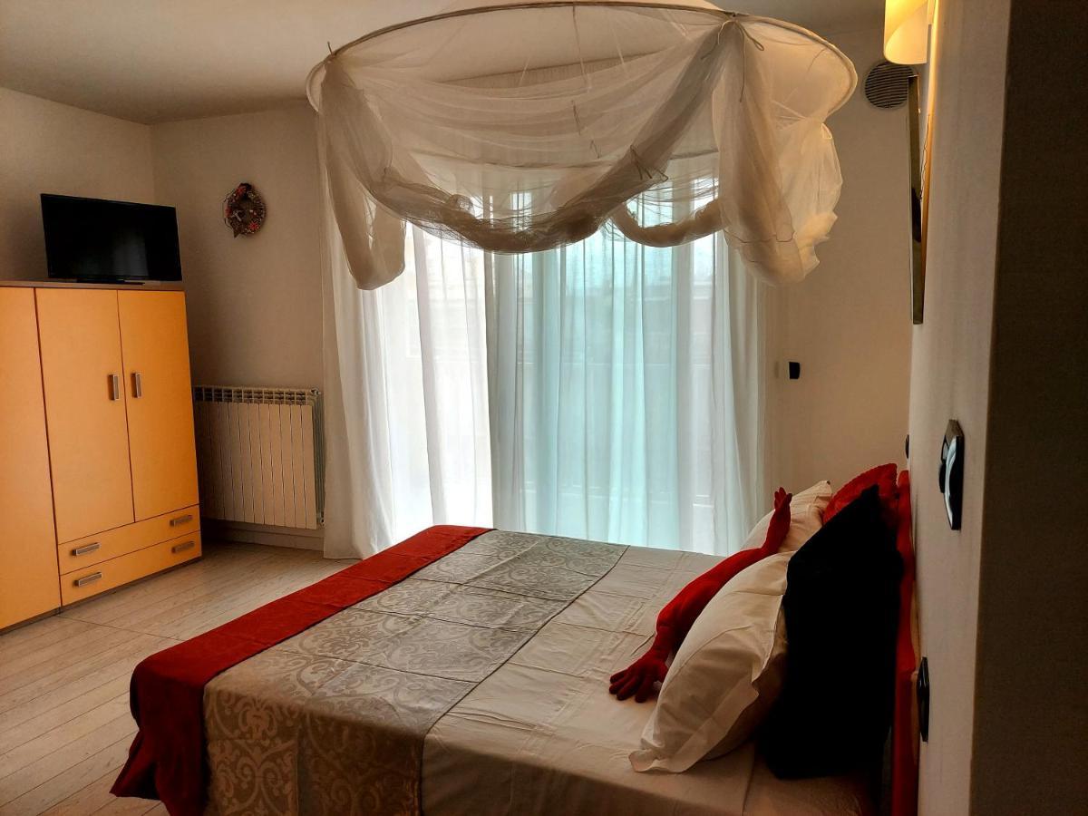 Regina Margherita Apartman Rimini Kültér fotó