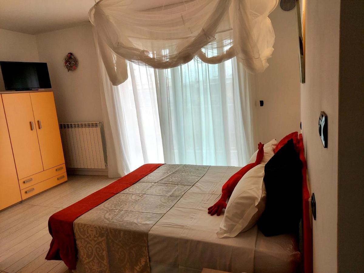 Regina Margherita Apartman Rimini Kültér fotó